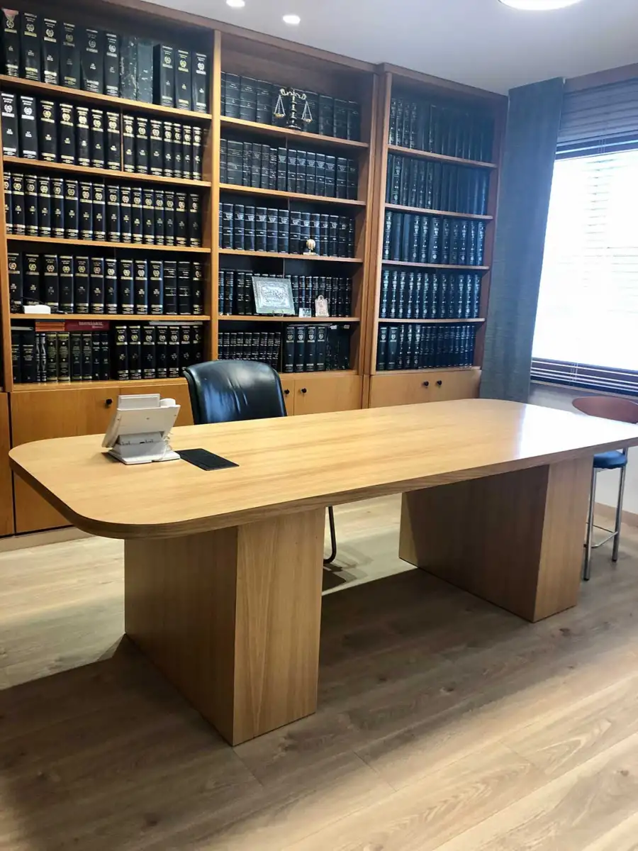 Ξύλινες Κατασκευές σε Δικηγορικό Γραφείο