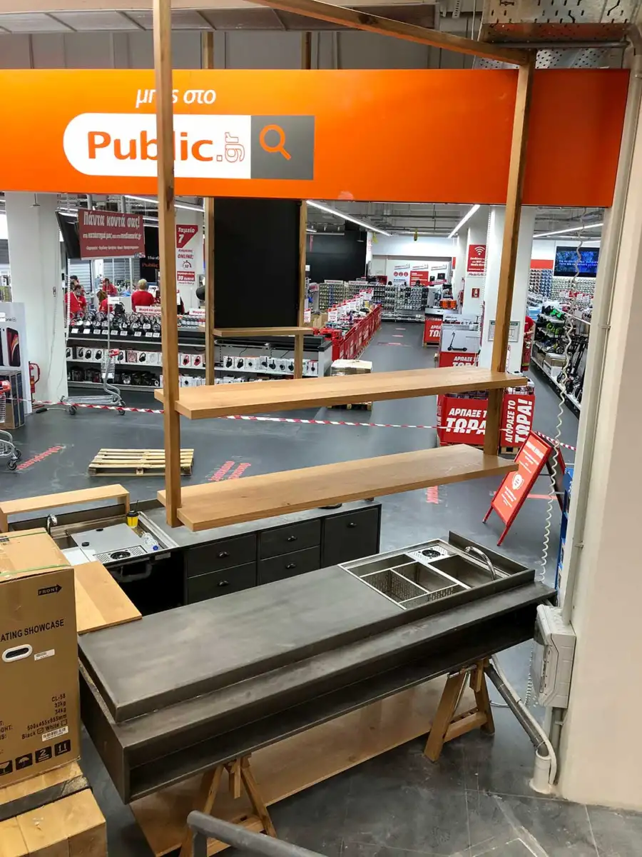 Ξύλινες κατασκευές στο πολυκατάστημα Public