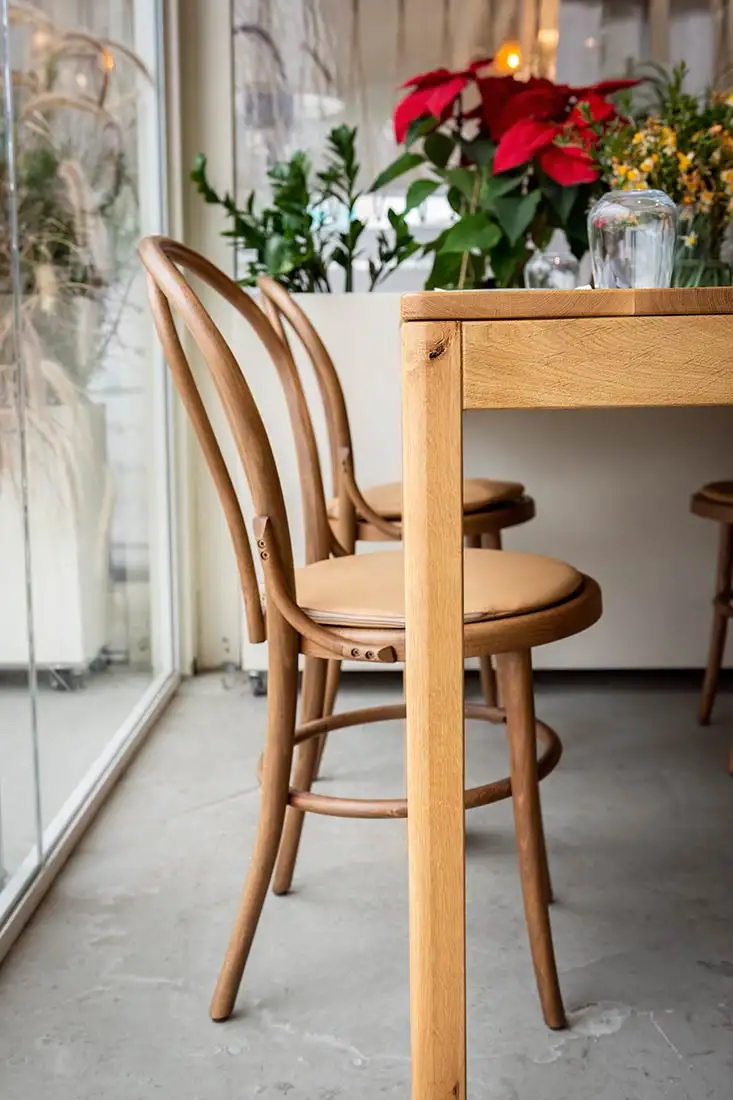 Ξύλινες κατασκευές στο εστιατόριο MANGIO